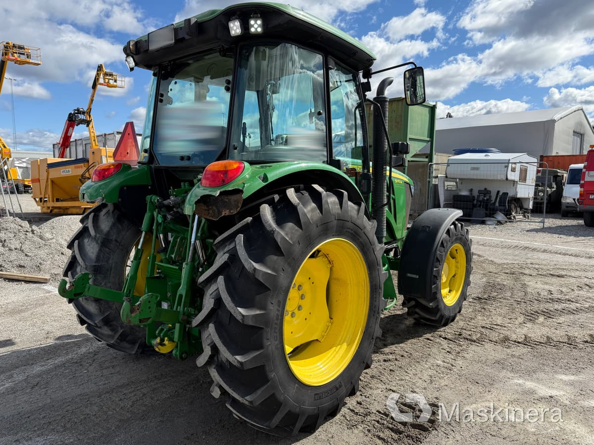 Traktor John Deere 5075M med snöutrustning - Traktör: fotoğraf 5 Traktor John Deere 5075M med snöutrustning - Traktör: fotoğraf 5