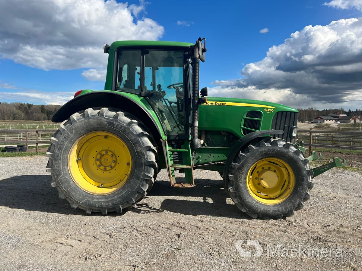 Traktor John Deere 6930 Premium med frontlyft - Traktör: fotoğraf 4 Traktor John Deere 6930 Premium med frontlyft - Traktör: fotoğraf 4