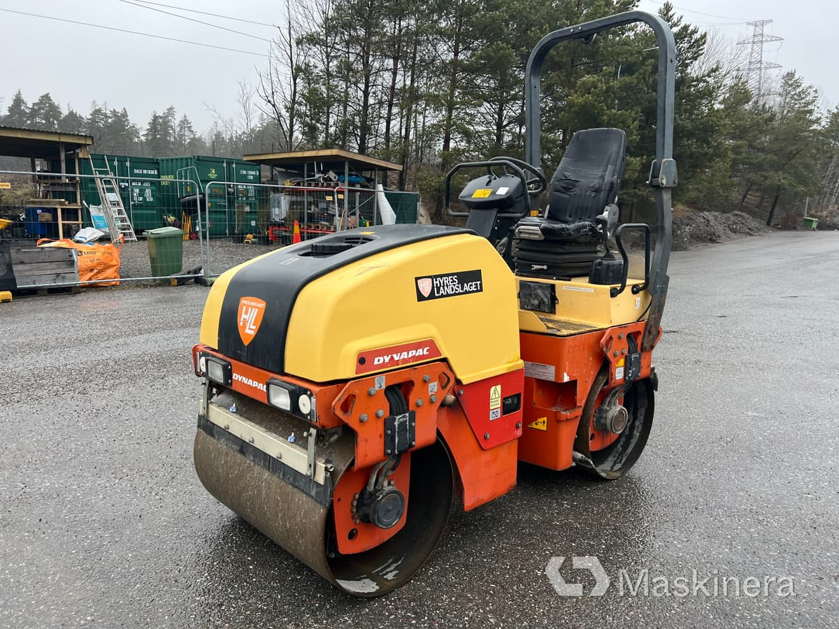 Vält Dynapac CC1100 - Yol silindiri: fotoğraf 1 Vält Dynapac CC1100 - Yol silindiri: fotoğraf 1