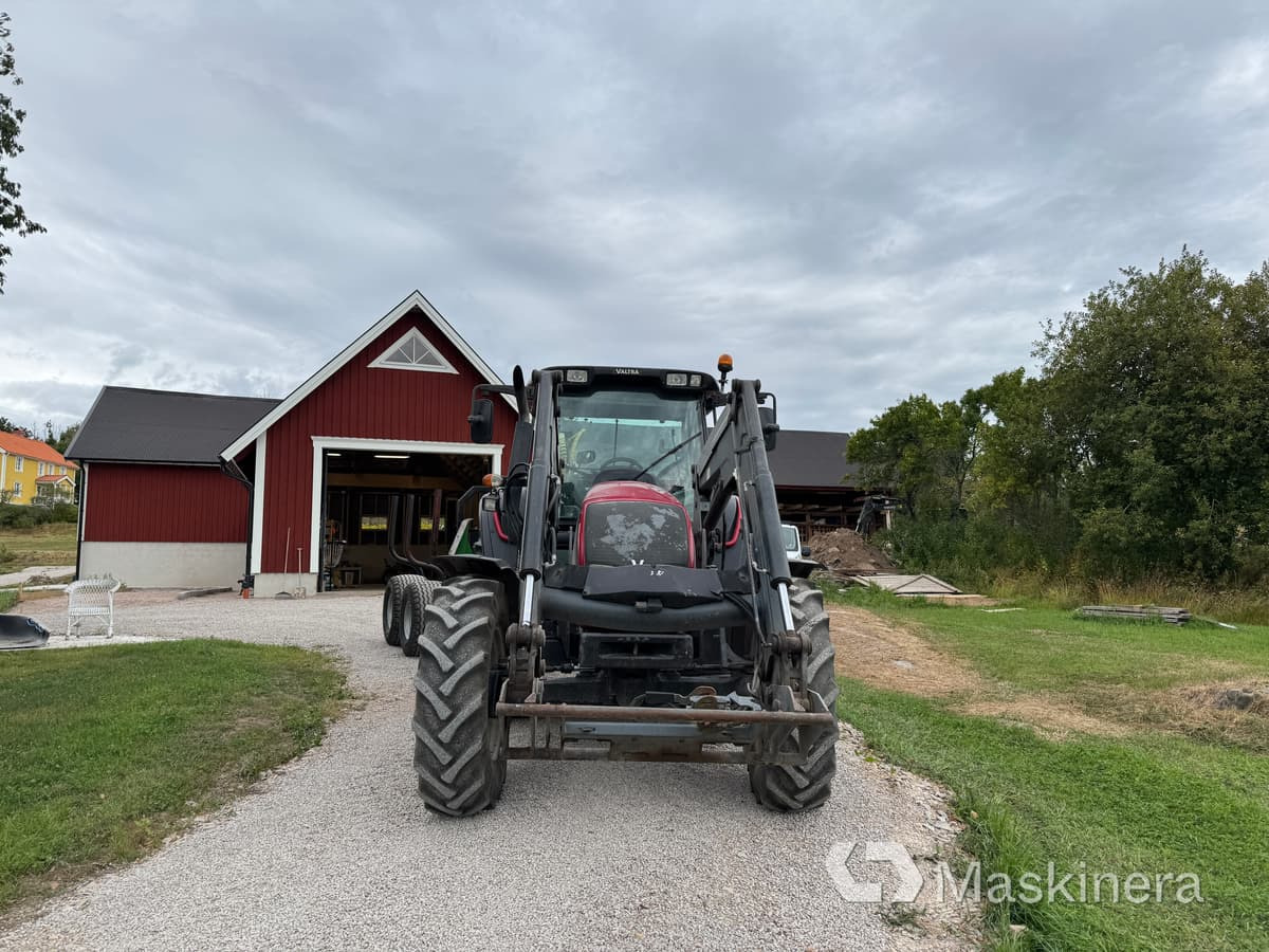Valtra N121 & Farma CT 6,5-12 Traktor Valtra N121 Advance med frontlastare & Skogskärra Farma T12 - Traktör: fotoğraf 3 Valtra N121 & Farma CT 6,5-12 Traktor Valtra N121 Advance med frontlastare & Skogskärra Farma T12 - Traktör: fotoğraf 3