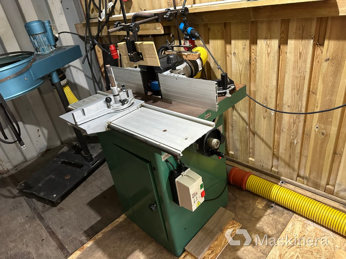 Vertikalfräs KUFO SK-28SP med LUNA spånsug - Ahşap işleme makinesi: fotoğraf 2 Vertikalfräs KUFO SK-28SP med LUNA spånsug - Ahşap işleme makinesi: fotoğraf 2