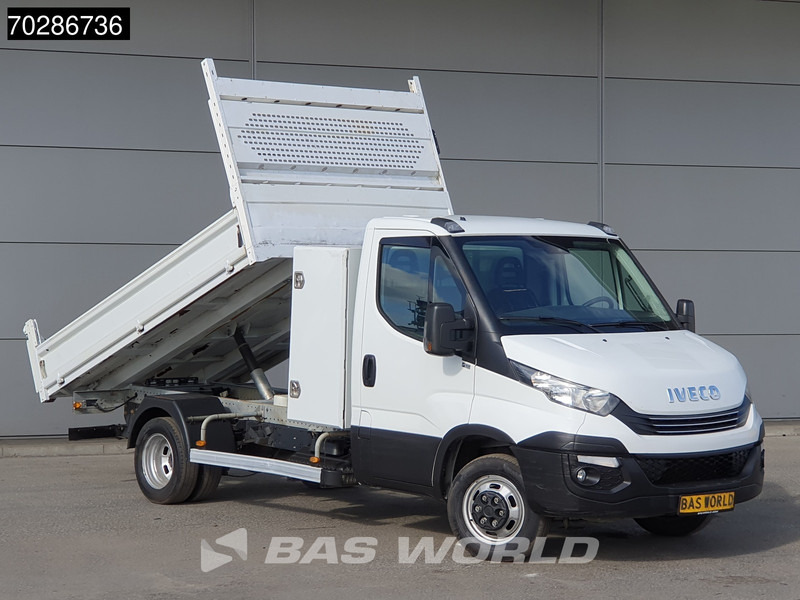 Iveco Daily 35C18 3.0L Automaat Kipper met Kist Dubbellucht 3,5t Trekhaak Airco Euro6 Tipper Kieper Benne 2m3 Airco Trekhaak Cruise control - Damperli kamyonet: fotoğraf 3 Iveco Daily 35C18 3.0L Automaat Kipper met Kist Dubbellucht 3,5t Trekhaak Airco Euro6 Tipper Kieper Benne 2m3 Airco Trekhaak Cruise control - Damperli kamyonet: fotoğraf 3