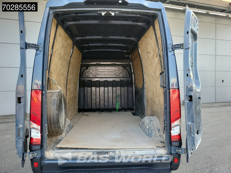 Iveco Daily 35S18 3.0L Automaat L2H2 3,5t Trekhaak LED Navi Airco Cruise Camera Euro6 L2 11m3 Airco Trekhaak Cruise control - Panelvan: fotoğraf 3 Iveco Daily 35S18 3.0L Automaat L2H2 3,5t Trekhaak LED Navi Airco Cruise Camera Euro6 L2 11m3 Airco Trekhaak Cruise control - Panelvan: fotoğraf 3