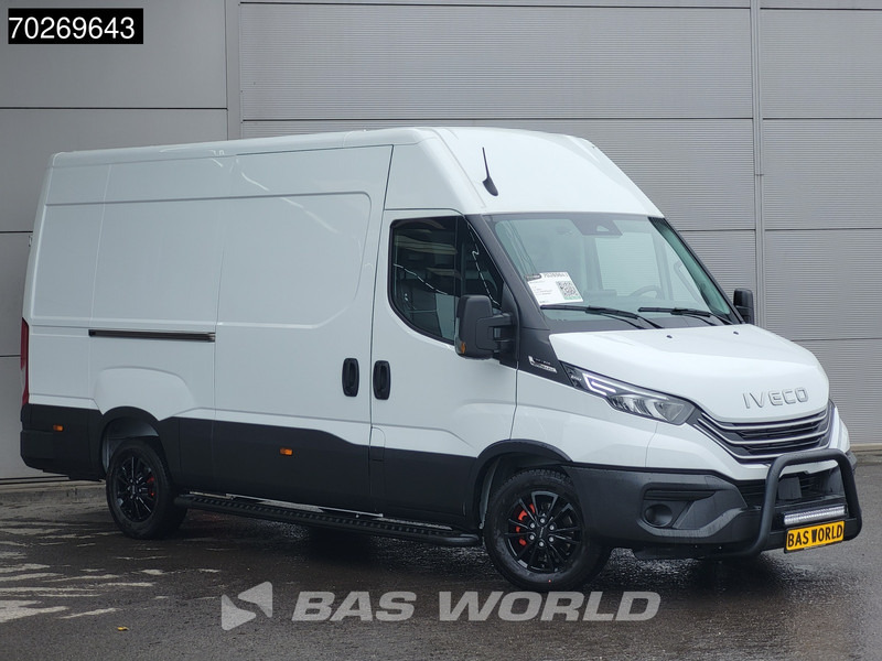 Iveco Daily 35S21 3.0L Automaat Black Edition 2025 model L2H2 Trekhaak Tacho ACC LED CarPlay Velgen Camera 12m3 Airco Trekhaak - Panelvan: fotoğraf 5 Iveco Daily 35S21 3.0L Automaat Black Edition 2025 model L2H2 Trekhaak Tacho ACC LED CarPlay Velgen Camera 12m3 Airco Trekhaak - Panelvan: fotoğraf 5