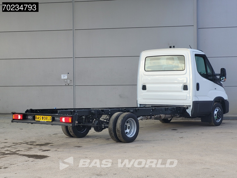 Iveco Daily 35C18 3.0L Automaat Dubbellucht 2025 model 410WB ACC Camera Airco Navi Chassis Cabine Fahrgestell Airco Cruise control - Kamyonet: fotoğraf 5 Iveco Daily 35C18 3.0L Automaat Dubbellucht 2025 model 410WB ACC Camera Airco Navi Chassis Cabine Fahrgestell Airco Cruise control - Kamyonet: fotoğraf 5