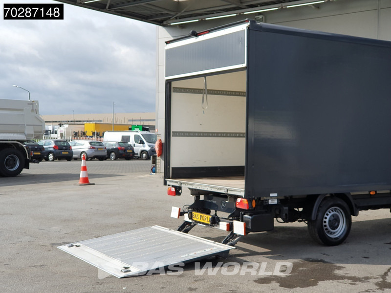 Mercedes-Benz Sprinter 316 CDI Laadklep Automaat Bakwagen ACC Airco Camera MBUX CarPlay Euro6 Meubelbak Koffer 19m3 Airco - Kapalı kasa kamyonet: fotoğraf 3 Mercedes-Benz Sprinter 316 CDI Laadklep Automaat Bakwagen ACC Airco Camera MBUX CarPlay Euro6 Meubelbak Koffer 19m3 Airco - Kapalı kasa kamyonet: fotoğraf 3