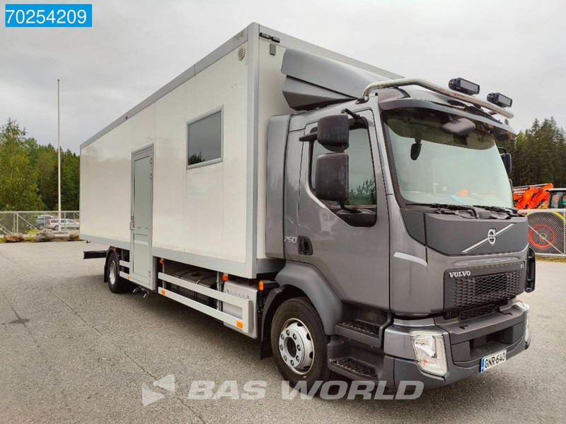 Volvo FL 250 4X2 Like NEW! Exhibition truck EURO 6 - Kapalı kasa kamyon: fotoğraf 3 Volvo FL 250 4X2 Like NEW! Exhibition truck EURO 6 - Kapalı kasa kamyon: fotoğraf 3