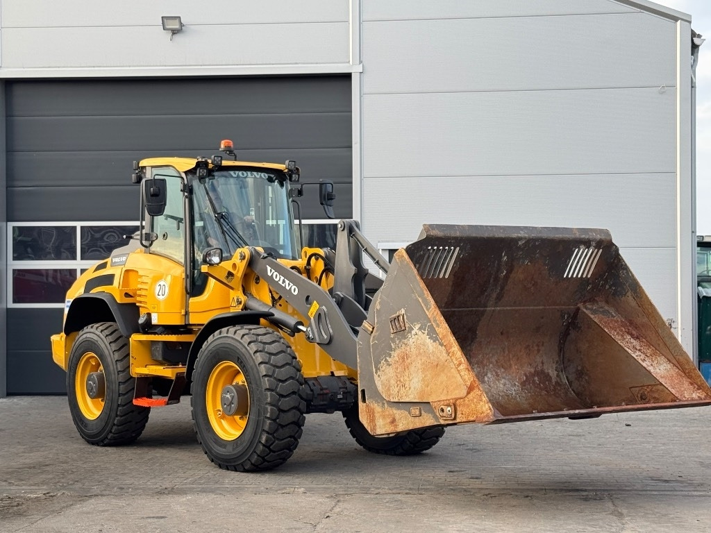 Volvo L 45 H - Tekerlekli yükleyici: fotoğraf 3 Volvo L 45 H - Tekerlekli yükleyici: fotoğraf 3