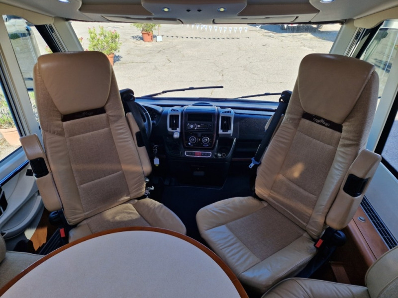 Carthago Chic E-Line 44 - Entegre karavan: fotoğraf 5 Carthago Chic E-Line 44 - Entegre karavan: fotoğraf 5