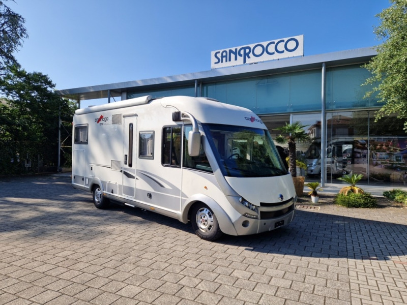 Carthago Chic E-Line 44 - Entegre karavan: fotoğraf 1 Carthago Chic E-Line 44 - Entegre karavan: fotoğraf 1