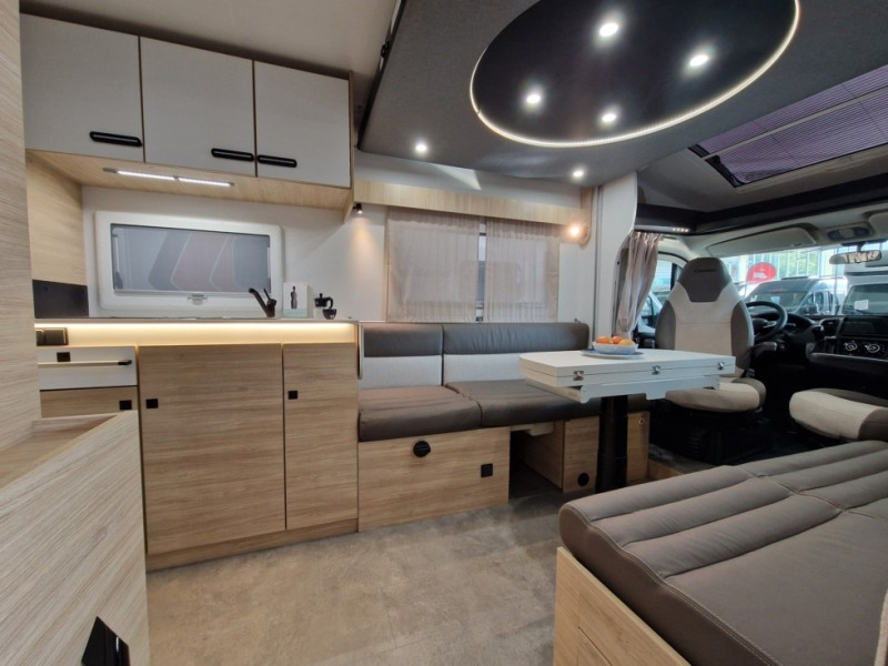 Chausson 640 Ultimate Line - Semi entegre karavan: fotoğraf 4 Chausson 640 Ultimate Line - Semi entegre karavan: fotoğraf 4