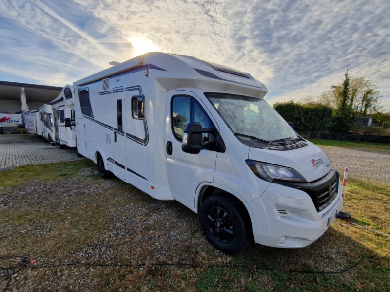 Etrusco T 7400 SBC - Semi entegre karavan: fotoğraf 1 Etrusco T 7400 SBC - Semi entegre karavan: fotoğraf 1