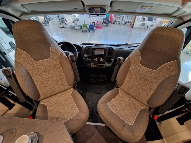 Malibu Relax 640 LE R - Entegre karavan: fotoğraf 5 Malibu Relax 640 LE R - Entegre karavan: fotoğraf 5