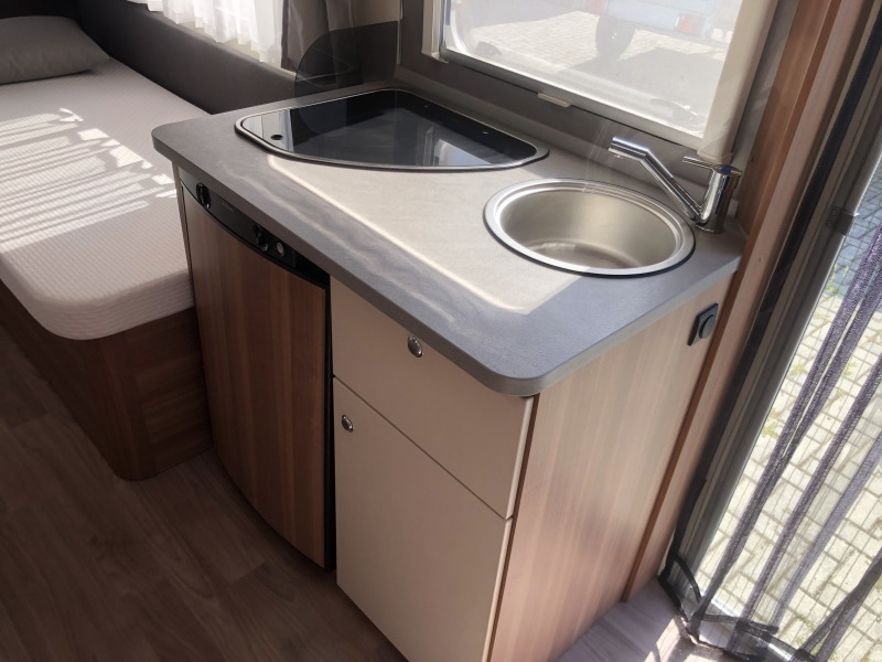 WEINSBERG CARAONE 480 EU - Çekme karavan: fotoğraf 4 WEINSBERG CARAONE 480 EU - Çekme karavan: fotoğraf 4