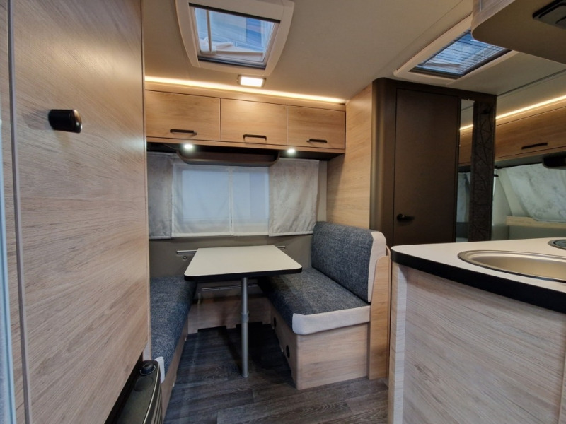 Weinsberg CaraOne 420 QD - Çekme karavan: fotoğraf 4 Weinsberg CaraOne 420 QD - Çekme karavan: fotoğraf 4