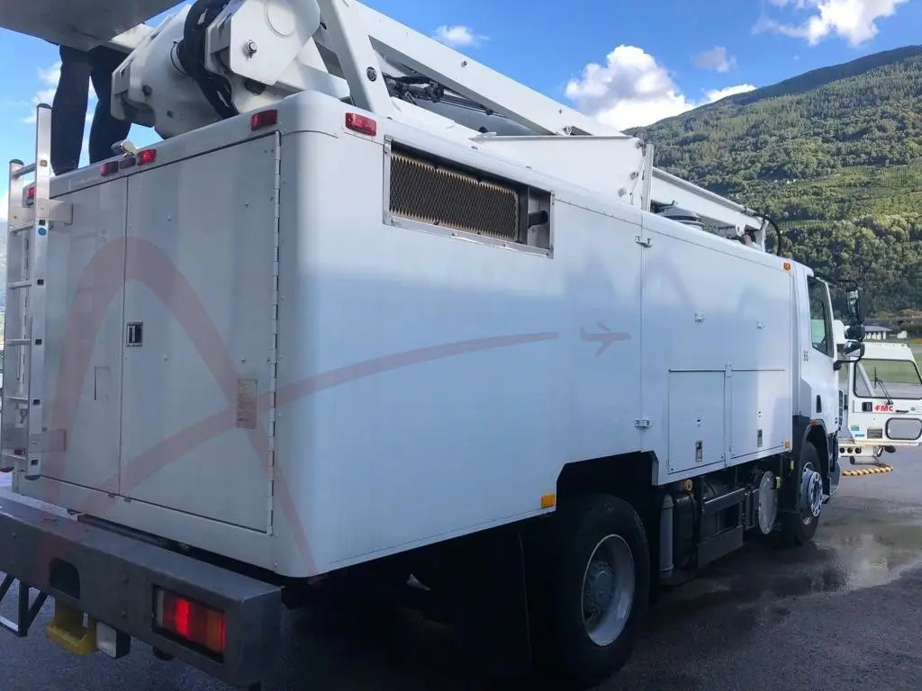 FMC LMD 2000 - Uçak buz çözme aracı: fotoğraf 3 FMC LMD 2000 - Uçak buz çözme aracı: fotoğraf 3