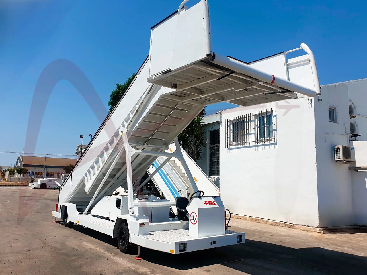 FMC SMART STEP - Uçak merdiveni: fotoğraf 2 FMC SMART STEP - Uçak merdiveni: fotoğraf 2