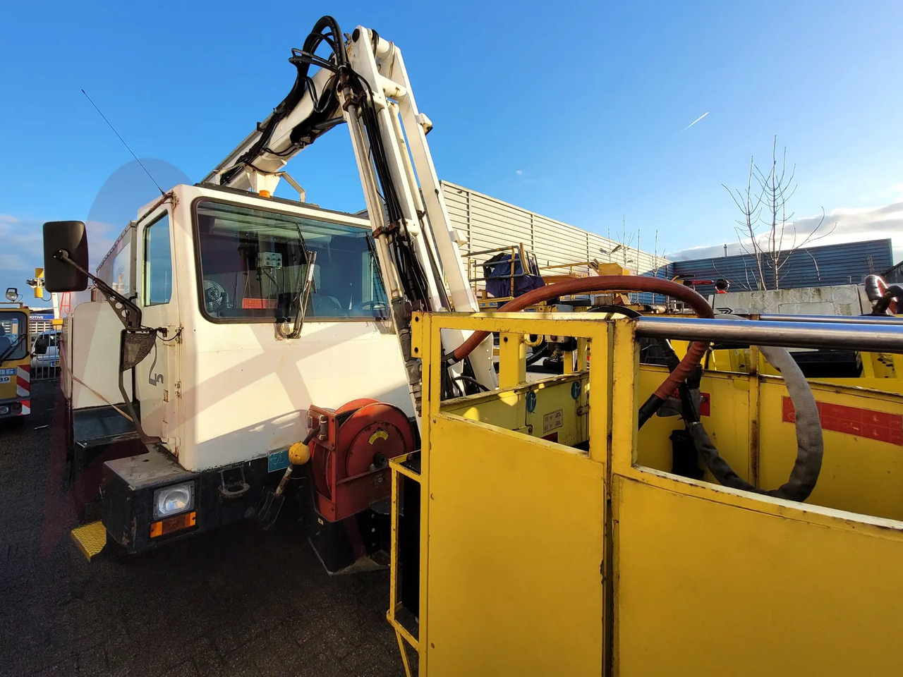 FMC TEMPEST 2 - Uçak buz çözme aracı: fotoğraf 2 FMC TEMPEST 2 - Uçak buz çözme aracı: fotoğraf 2