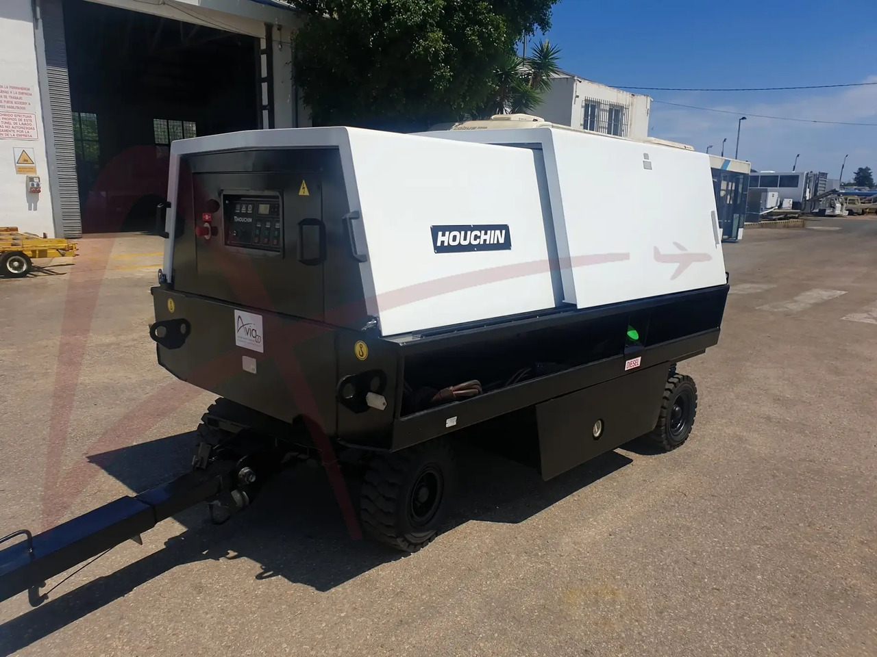 HOUCHIN 690-140 28 - Yer güç ünitesi: fotoğraf 1 HOUCHIN 690-140 28 - Yer güç ünitesi: fotoğraf 1