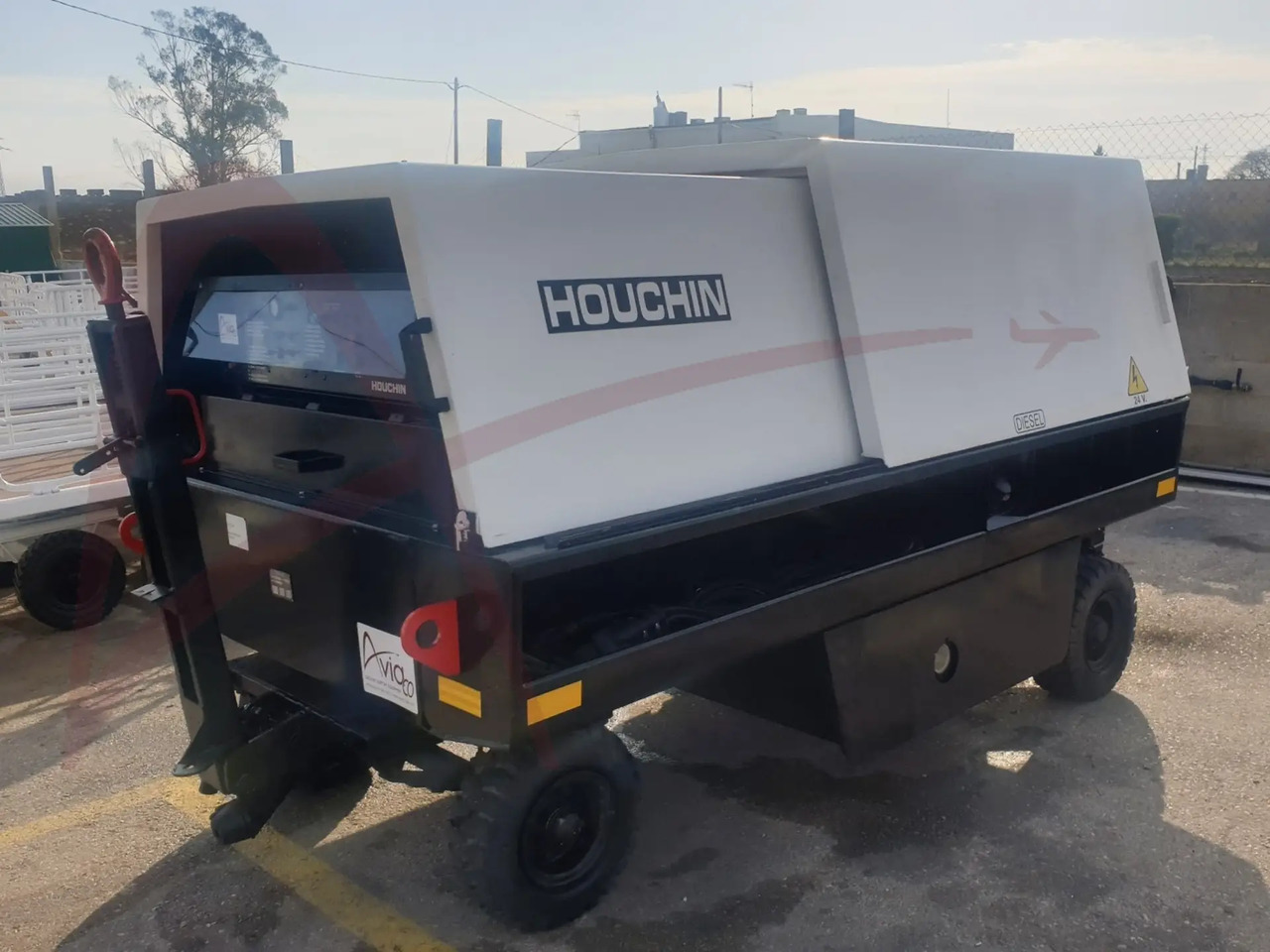 HOUCHIN D690 SV - Yer güç ünitesi: fotoğraf 4 HOUCHIN D690 SV - Yer güç ünitesi: fotoğraf 4