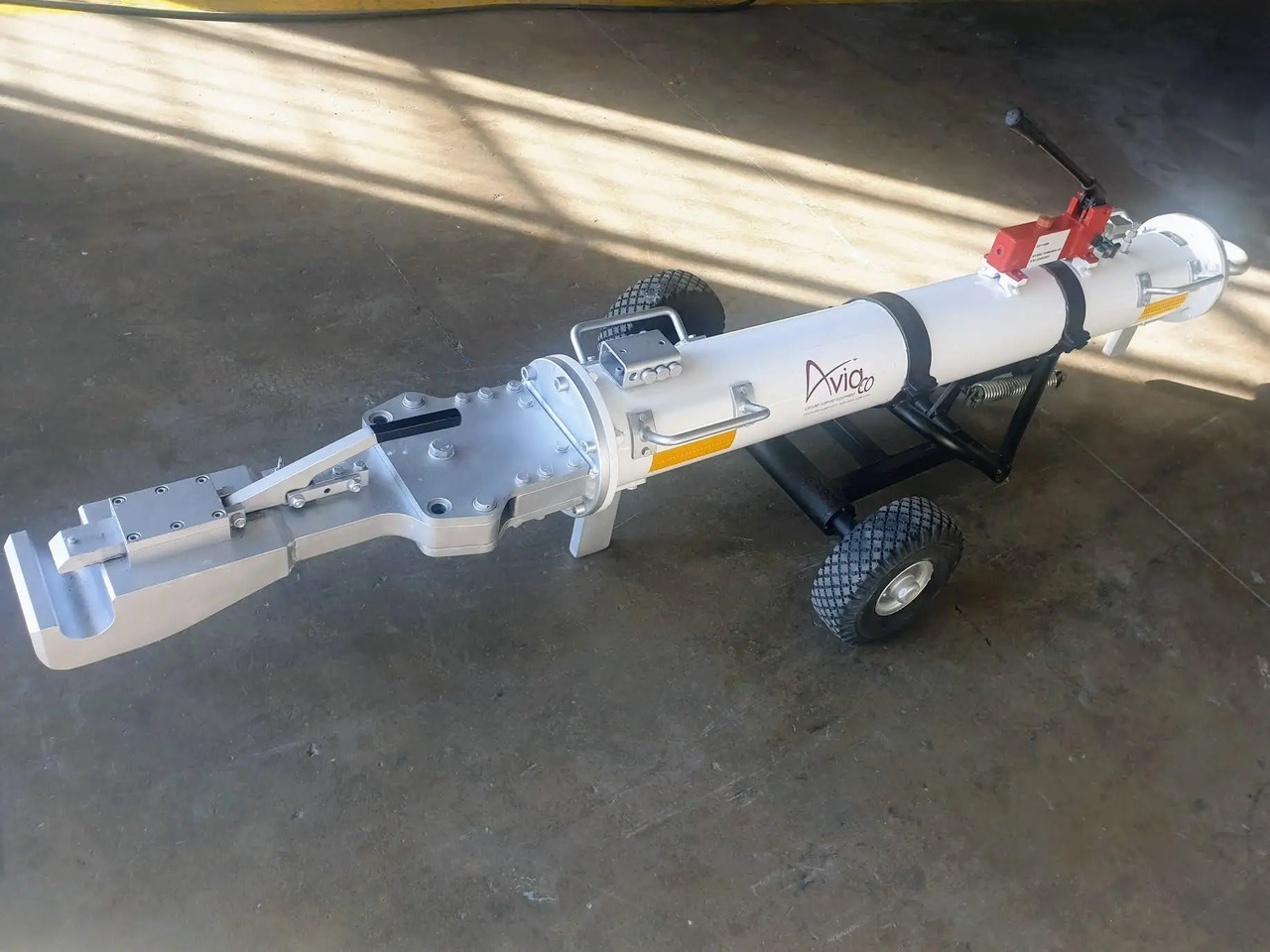 HYDRO TOWUNIV-4S - Havaalanı ekipmanları: fotoğraf 1 HYDRO TOWUNIV-4S - Havaalanı ekipmanları: fotoğraf 1