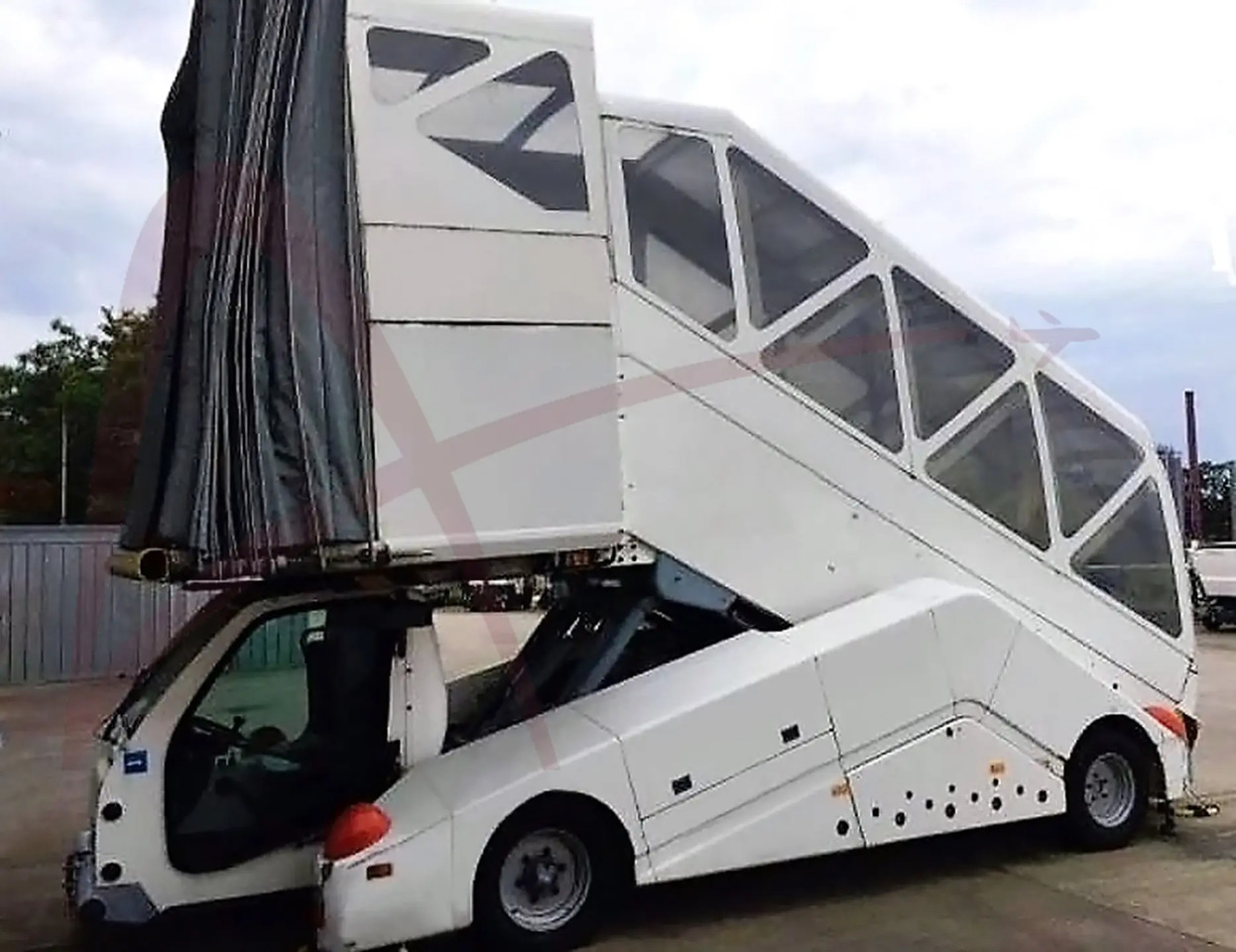 KAHLBACHER JET-STEP 180/420 - Uçak merdiveni: fotoğraf 3 KAHLBACHER JET-STEP 180/420 - Uçak merdiveni: fotoğraf 3