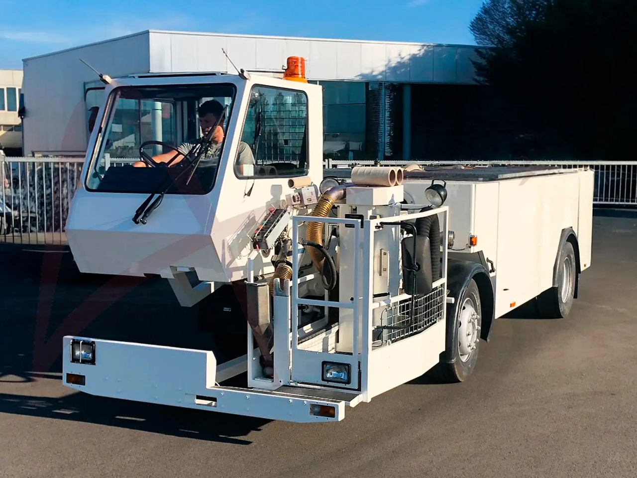 VESTERGAARD TSU-F - Lavabo servis araçı: fotoğraf 2 VESTERGAARD TSU-F - Lavabo servis araçı: fotoğraf 2