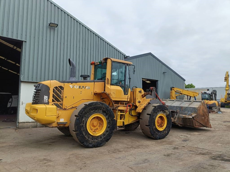 Volvo L 120 F Loader shovel wiellader - Tekerlekli yükleyici: fotoğraf 1 Volvo L 120 F Loader shovel wiellader - Tekerlekli yükleyici: fotoğraf 1