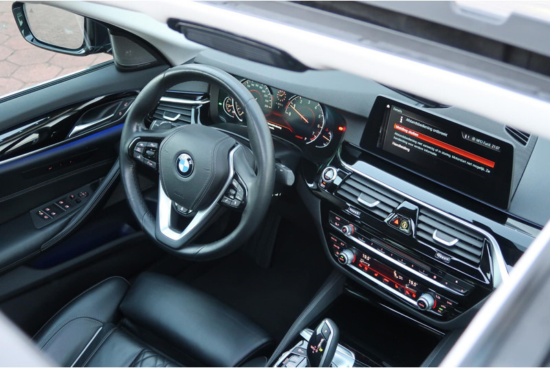 BMW 5 Serie 520i Corporate High Executive SCHUIFDAK/ NAPPA-LEDER/ ACC/ HEAD-UP/ H&K / ETC. - Sedan araba: fotoğraf 5 BMW 5 Serie 520i Corporate High Executive SCHUIFDAK/ NAPPA-LEDER/ ACC/ HEAD-UP/ H&K / ETC. - Sedan araba: fotoğraf 5