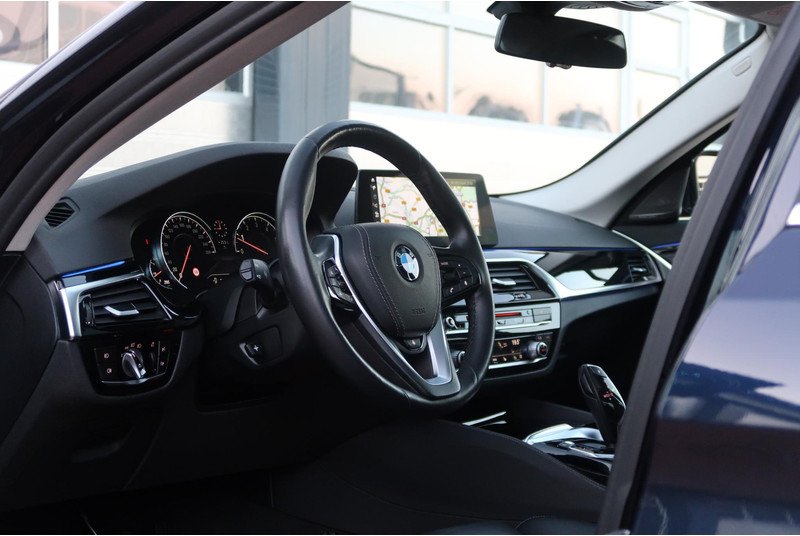 BMW 5 Serie 520i High Executive SCHUIFDAK/ NAPPA-LEDER/ ACC/ HEAD-UP/ H&K / ETC. - Sedan araba: fotoğraf 2 BMW 5 Serie 520i High Executive SCHUIFDAK/ NAPPA-LEDER/ ACC/ HEAD-UP/ H&K / ETC. - Sedan araba: fotoğraf 2
