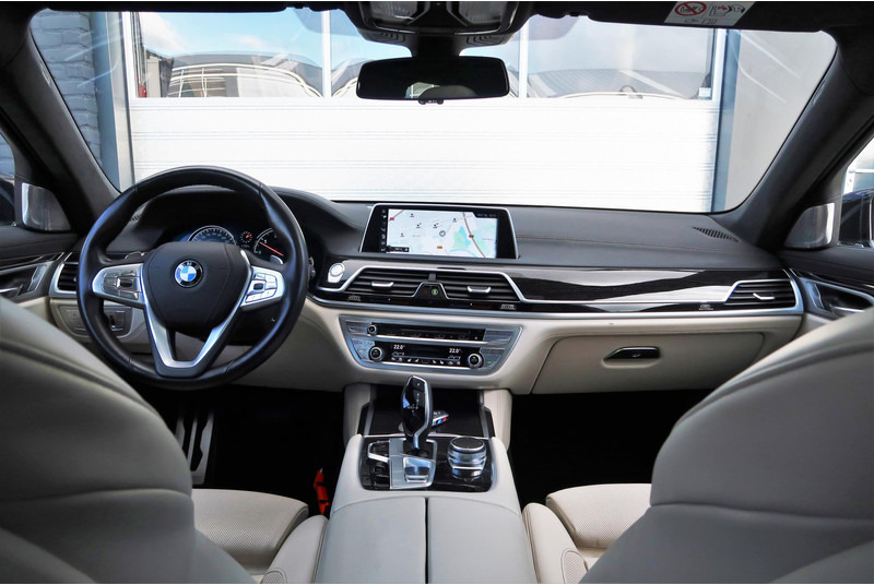 BMW 7 Serie 740Ld xDrive High Executive M-PAKKET/ MASSAGE/ PANO/ DEALER OND/ VOL! - Sedan araba: fotoğraf 2 BMW 7 Serie 740Ld xDrive High Executive M-PAKKET/ MASSAGE/ PANO/ DEALER OND/ VOL! - Sedan araba: fotoğraf 2