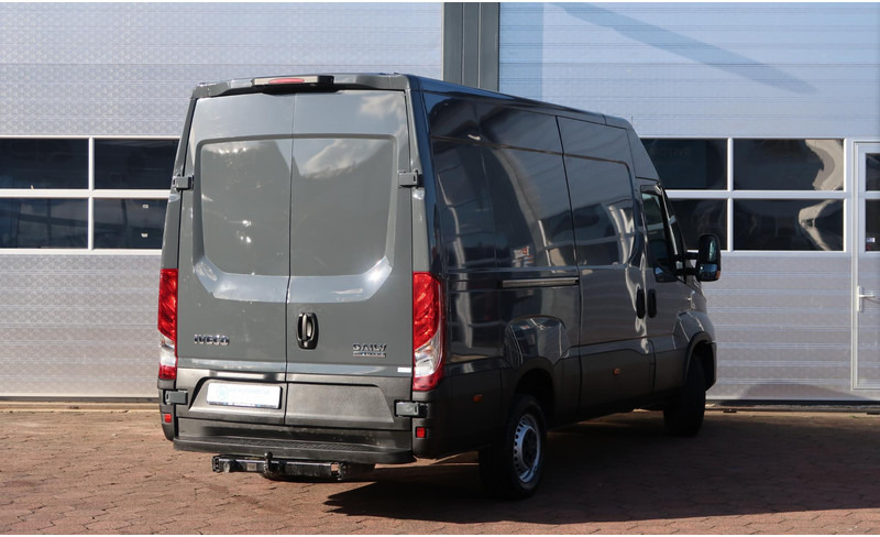 Iveco Daily 35S18HV 3.0 35 L2 H2 AUT/ LED/ CAMERA/ 3.5T/ CRUISE/ CLIMA/ TREKHAAK - Panelvan: fotoğraf 4 Iveco Daily 35S18HV 3.0 35 L2 H2 AUT/ LED/ CAMERA/ 3.5T/ CRUISE/ CLIMA/ TREKHAAK - Panelvan: fotoğraf 4