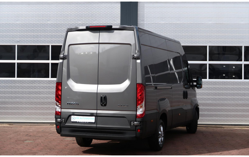 Iveco Daily 35S18HV 3.0 L2H2 BPM VRIJ/ AUT/ LED/ CAMERA/ NAVI/ CLIMA - Panelvan: fotoğraf 4 Iveco Daily 35S18HV 3.0 L2H2 BPM VRIJ/ AUT/ LED/ CAMERA/ NAVI/ CLIMA - Panelvan: fotoğraf 4