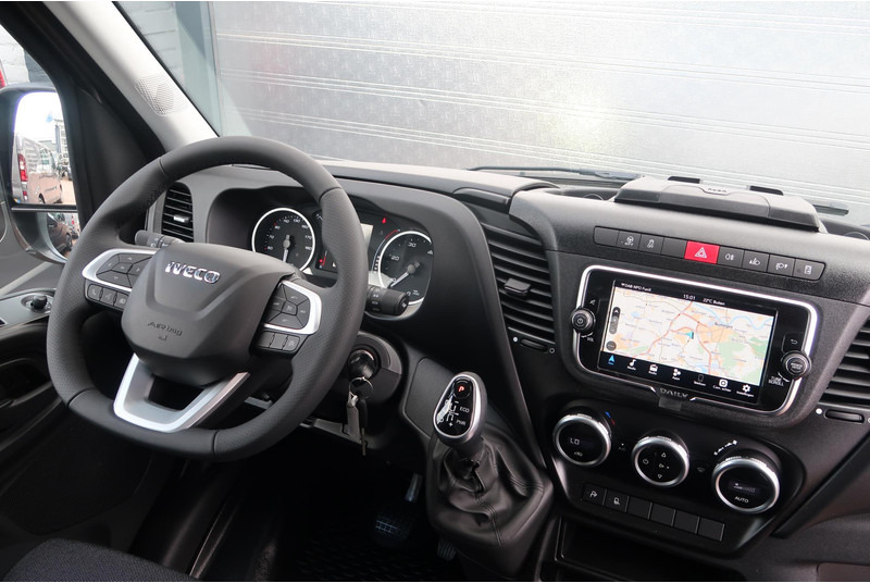 Iveco Daily 35S18HV 3.0 L2H2 BPM VRIJ/ AUT/ LED/ CAMERA/ NAVI/ CLIMA - Panelvan: fotoğraf 5 Iveco Daily 35S18HV 3.0 L2H2 BPM VRIJ/ AUT/ LED/ CAMERA/ NAVI/ CLIMA - Panelvan: fotoğraf 5