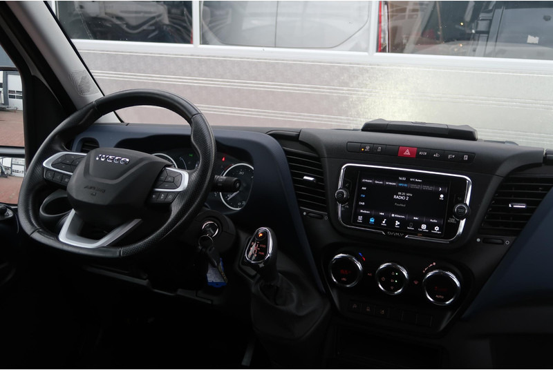 Iveco Daily 35C18H 3.0 DC AUT/ CAMERA/ LED/ CRUISE/ CLIMA/ TREKHAAK - Kamyonet, Çift kabin kamyonet: fotoğraf 5 Iveco Daily 35C18H 3.0 DC AUT/ CAMERA/ LED/ CRUISE/ CLIMA/ TREKHAAK - Kamyonet, Çift kabin kamyonet: fotoğraf 5
