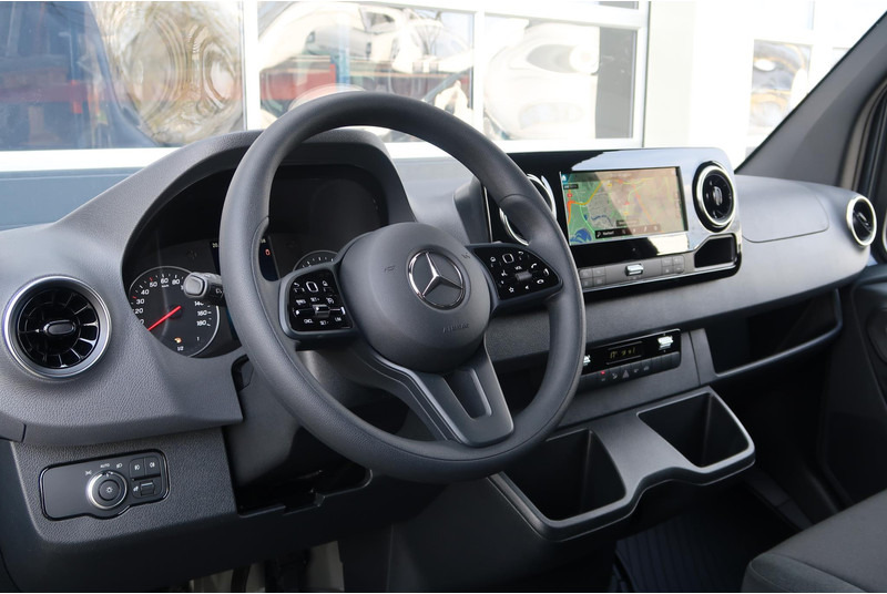Mercedes-Benz Sprinter 317 CDI L2H2 RWD BPM VRIJ/ AUT/ 3.5T/ LED/ CAMERA/ MBUX/ CRUISE/ CLIMA - Panelvan: fotoğraf 2 Mercedes-Benz Sprinter 317 CDI L2H2 RWD BPM VRIJ/ AUT/ 3.5T/ LED/ CAMERA/ MBUX/ CRUISE/ CLIMA - Panelvan: fotoğraf 2