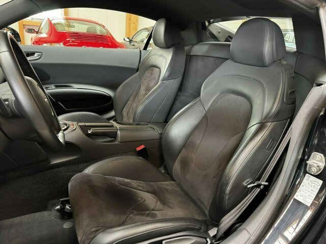 AUDI R8 4.2 FSI V8 quattro Coupé Neuzustand - Binek araba: fotoğraf 5 AUDI R8 4.2 FSI V8 quattro Coupé Neuzustand - Binek araba: fotoğraf 5