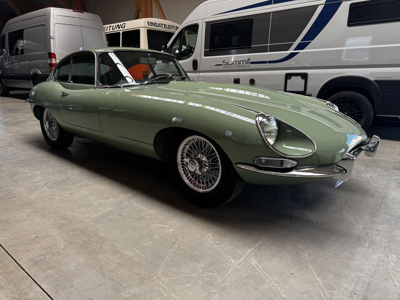Jaguar E-Type 4.2 Litre Serie 1.5 FHC - Binek araba: fotoğraf 4 Jaguar E-Type 4.2 Litre Serie 1.5 FHC - Binek araba: fotoğraf 4