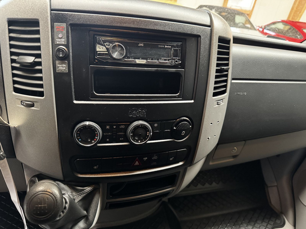 Mercedes-Benz Sprinter 316 CDI 4x4 ZG3 8-Sitzer wie neu! finansal kiralama Mercedes-Benz Sprinter 316 CDI 4x4 ZG3 8-Sitzer wie neu!: fotoğraf 12