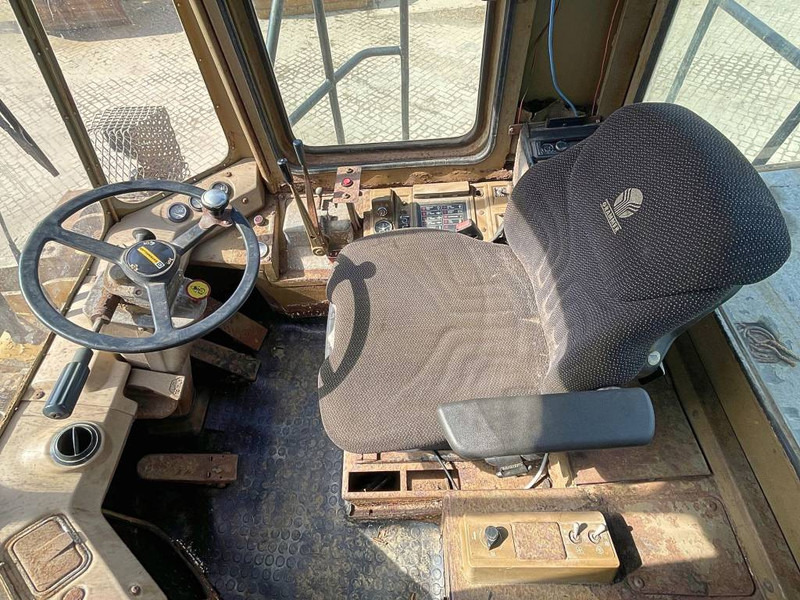 Tekerlekli yükleyici Cat 980C: fotoğraf 13