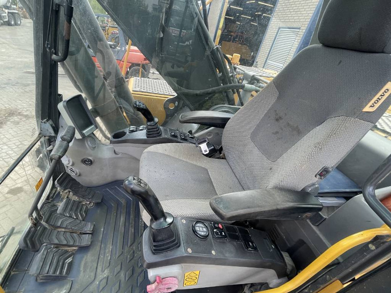 Paletli ekskavatör Volvo EC 240 C N L 2009 CE: fotoğraf 8