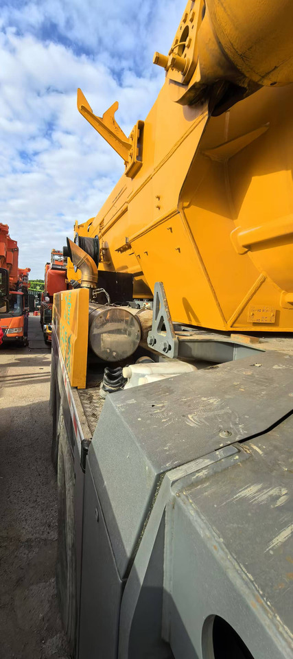 LIEBHERR Second Hand Truck Mounted Crane LTM1500-8.1 Heavy Duty Mobile Crane With High Quality - Mobil vinç: fotoğraf 4 LIEBHERR Second Hand Truck Mounted Crane LTM1500-8.1 Heavy Duty Mobile Crane With High Quality - Mobil vinç: fotoğraf 4