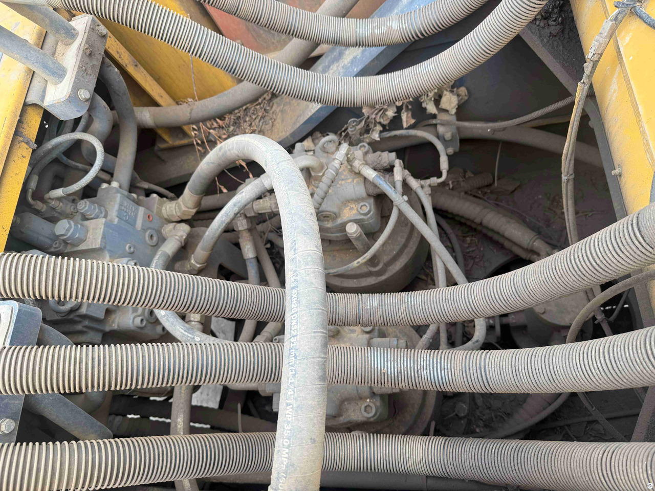 XCMG 2021 used XE690DK 69ton hydraulic heavy excavator price - Paletli ekskavatör: fotoğraf 4 XCMG 2021 used XE690DK 69ton hydraulic heavy excavator price - Paletli ekskavatör: fotoğraf 4