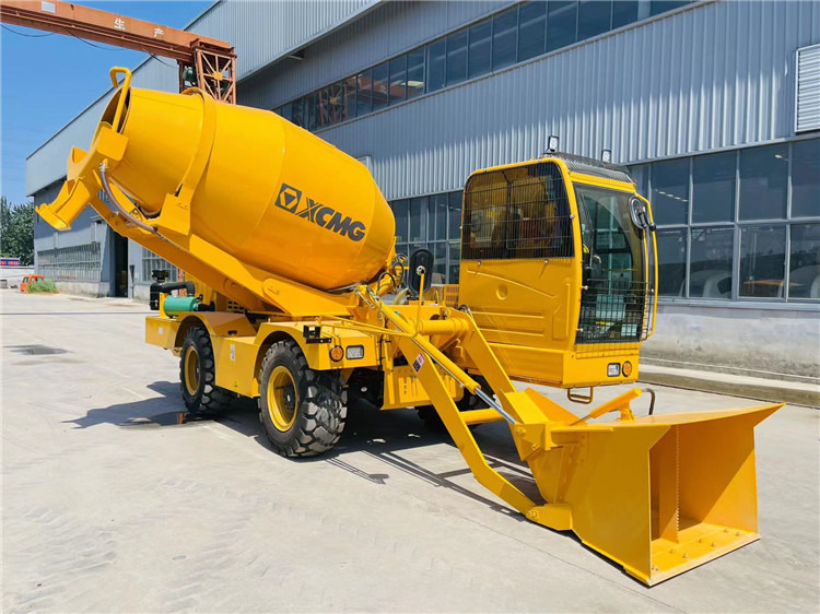 XCMG 4m3 Self-Loading Mobile Concrete Mixer Truck Automatic Concrete Mixer for Sale - Beton mikseri: fotoğraf 4 XCMG 4m3 Self-Loading Mobile Concrete Mixer Truck Automatic Concrete Mixer for Sale - Beton mikseri: fotoğraf 4