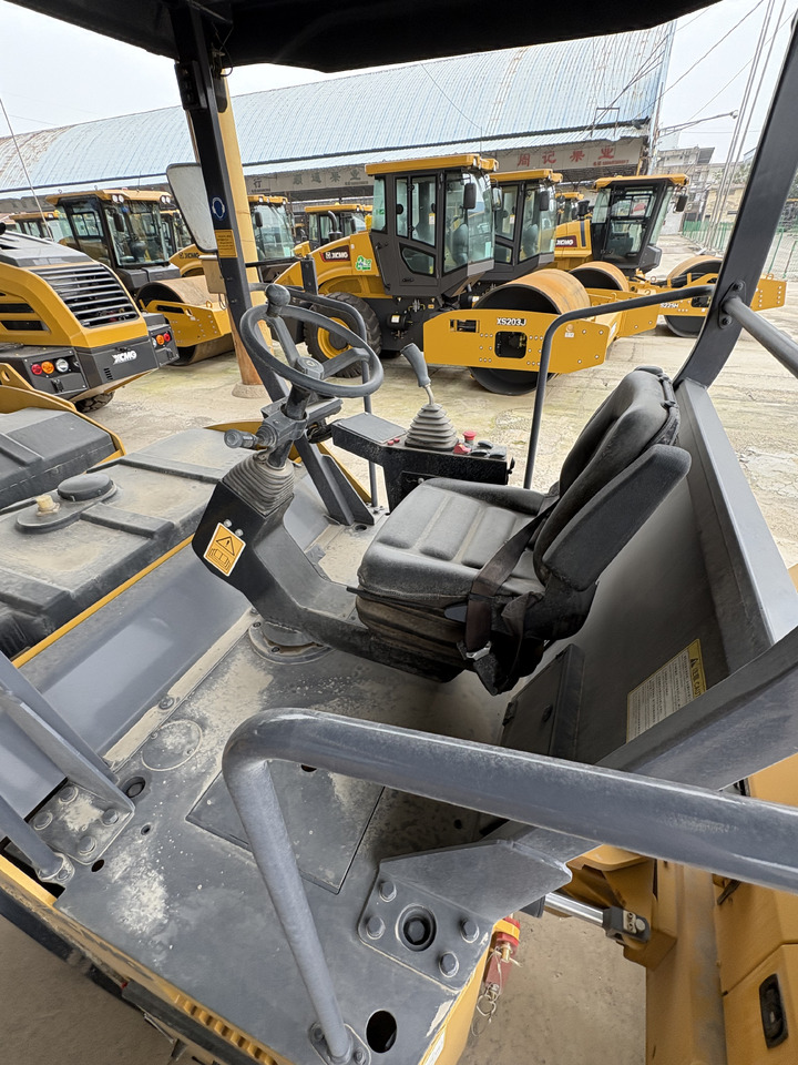 XCMG 8 ton 2Y103 double drum used vibratory road roller compactor 2022 - Yol silindiri: fotoğraf 2 XCMG 8 ton 2Y103 double drum used vibratory road roller compactor 2022 - Yol silindiri: fotoğraf 2