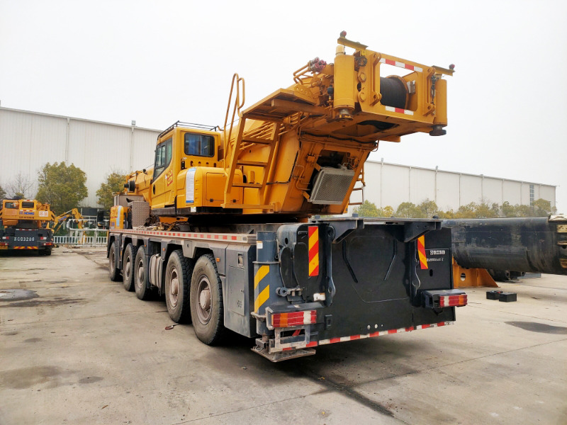XCMG Official 130t Second Hand All Terrain Mobile Crane XCA130L8C Hydraulic Arm Crane Price List - All-terrain vinç: fotoğraf 4 XCMG Official 130t Second Hand All Terrain Mobile Crane XCA130L8C Hydraulic Arm Crane Price List - All-terrain vinç: fotoğraf 4