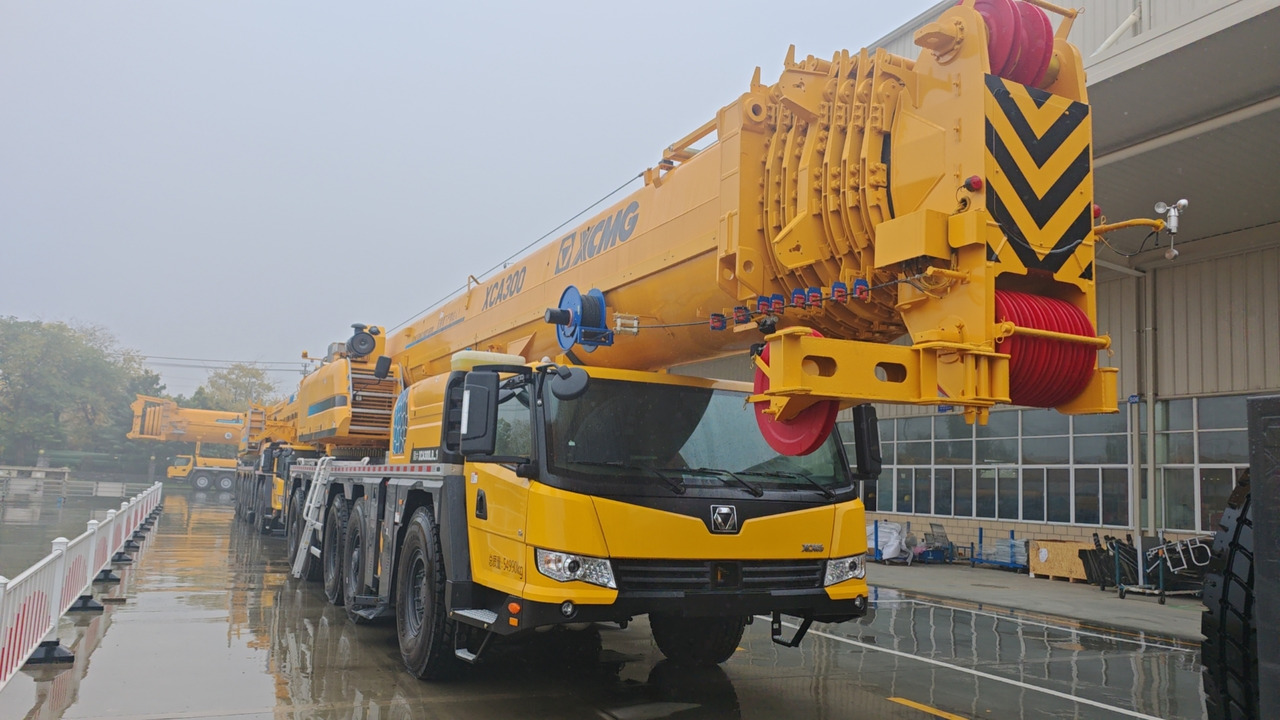 XCMG Official 2024 Year Pick Up Truck Crane 300t XCA300L8_1 Mobile All Terrain Crane Price - All-terrain vinç: fotoğraf 2 XCMG Official 2024 Year Pick Up Truck Crane 300t XCA300L8_1 Mobile All Terrain Crane Price - All-terrain vinç: fotoğraf 2