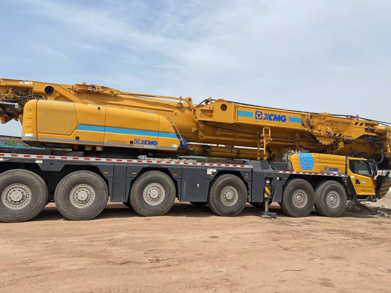 XCMG Official Used All Terrain Crane XCA300-1 300 Ton Mobile Crane Price - All-terrain vinç: fotoğraf 4 XCMG Official Used All Terrain Crane XCA300-1 300 Ton Mobile Crane Price - All-terrain vinç: fotoğraf 4