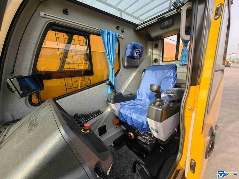 XCMG QY130K8C 130ton used crane boom truck for sale - Mobil vinç: fotoğraf 3 XCMG QY130K8C 130ton used crane boom truck for sale - Mobil vinç: fotoğraf 3