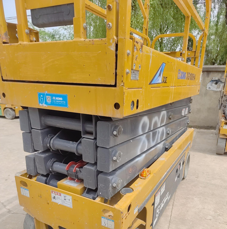 XCMG XG1008HA 10m used lifting machine platform scissor lift - Makasli platform: fotoğraf 4 XCMG XG1008HA 10m used lifting machine platform scissor lift - Makasli platform: fotoğraf 4